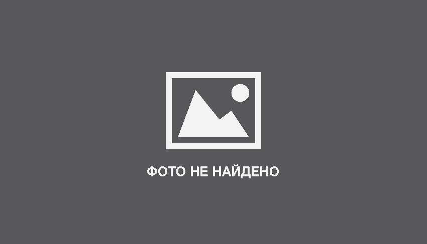 Юлия Снигирь в пеньюаре снялась на постели